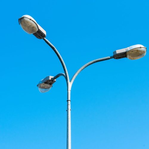 Straatlantaarn tegen de hemel